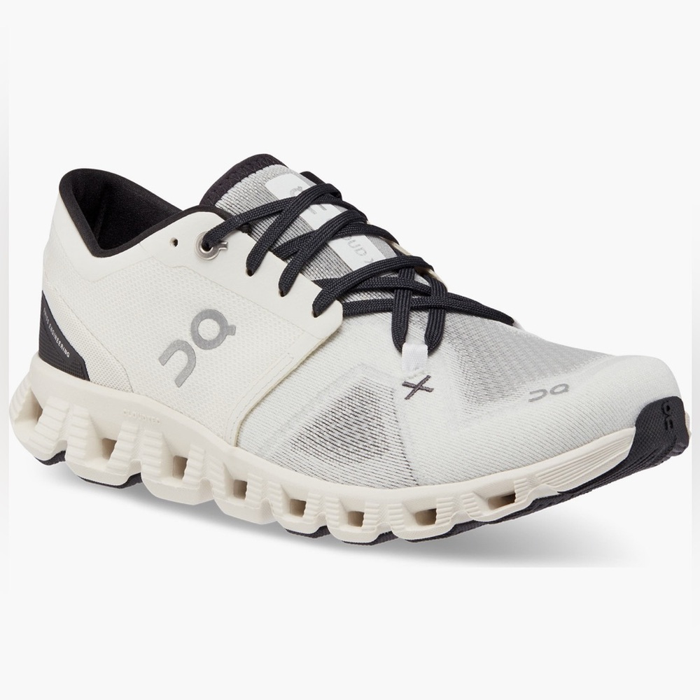ON CLOUD X white black athletic running training shoes sneakers women’s 8.5 new - Picture 1 of 8